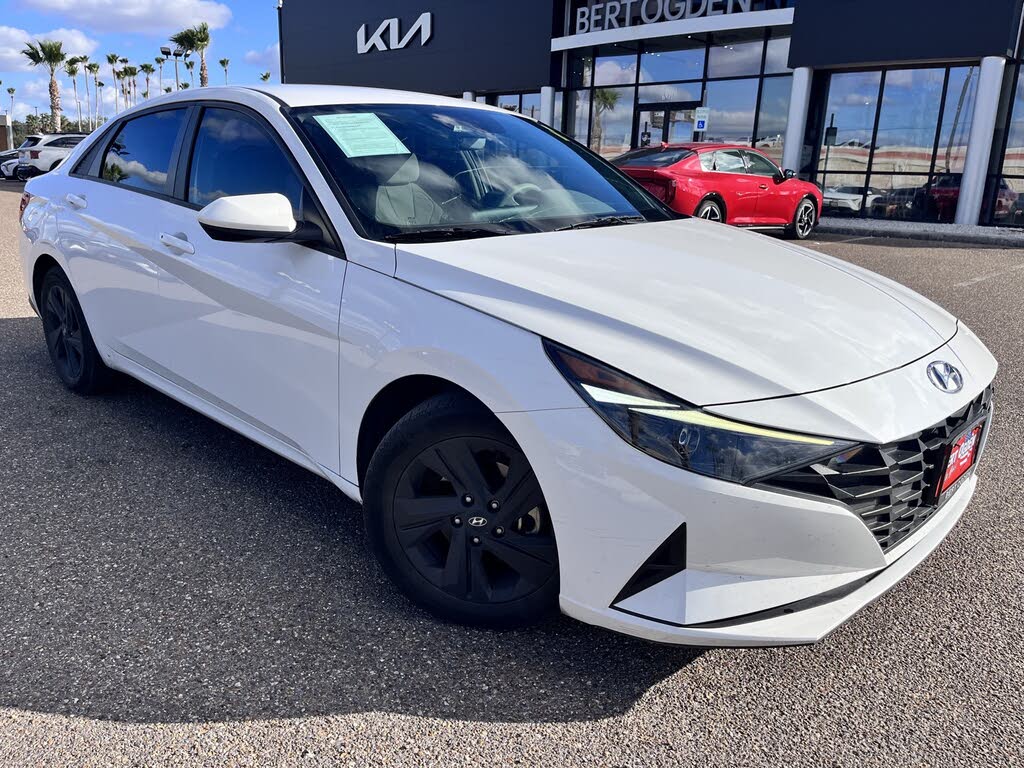 2023 Hyundai Elantra SEL FWD