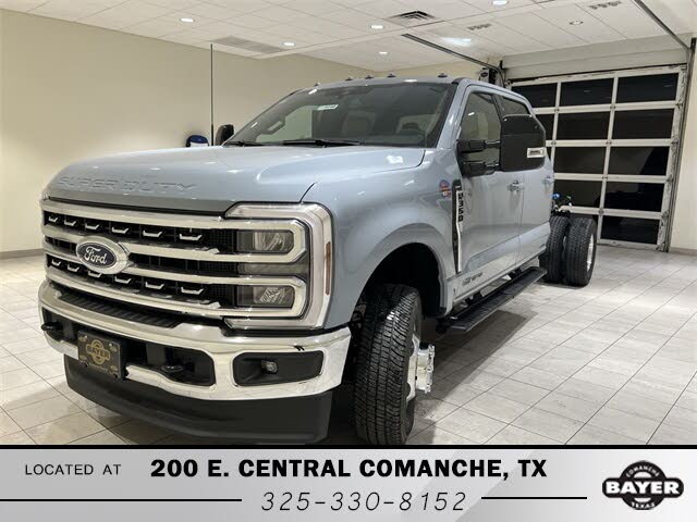 2026 Ford F-350 Super Duty Chassis Lariat Crew Cab DRW 4WD