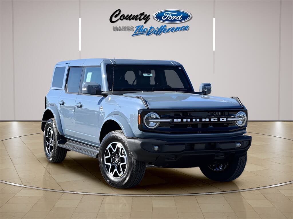 2025 Ford Bronco Outer Banks 4-Door 4WD