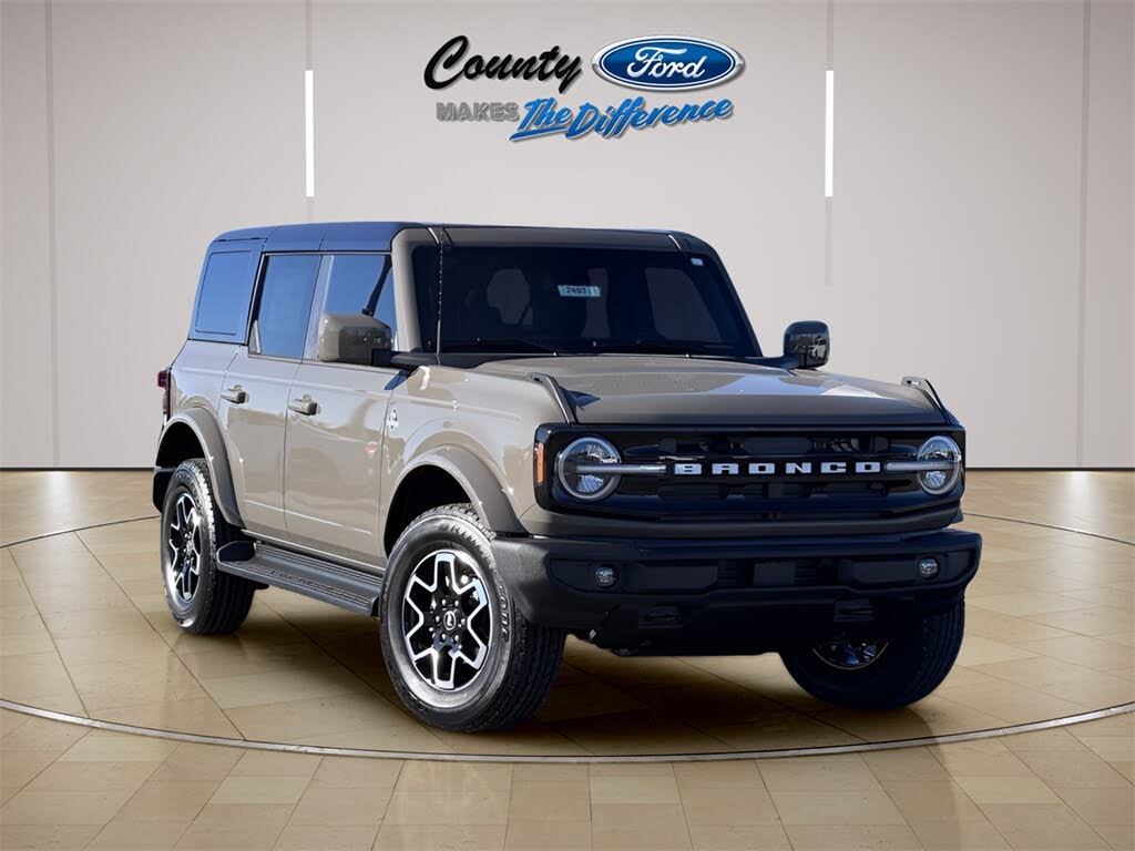 2025 Ford Bronco Outer Banks 4-Door 4WD