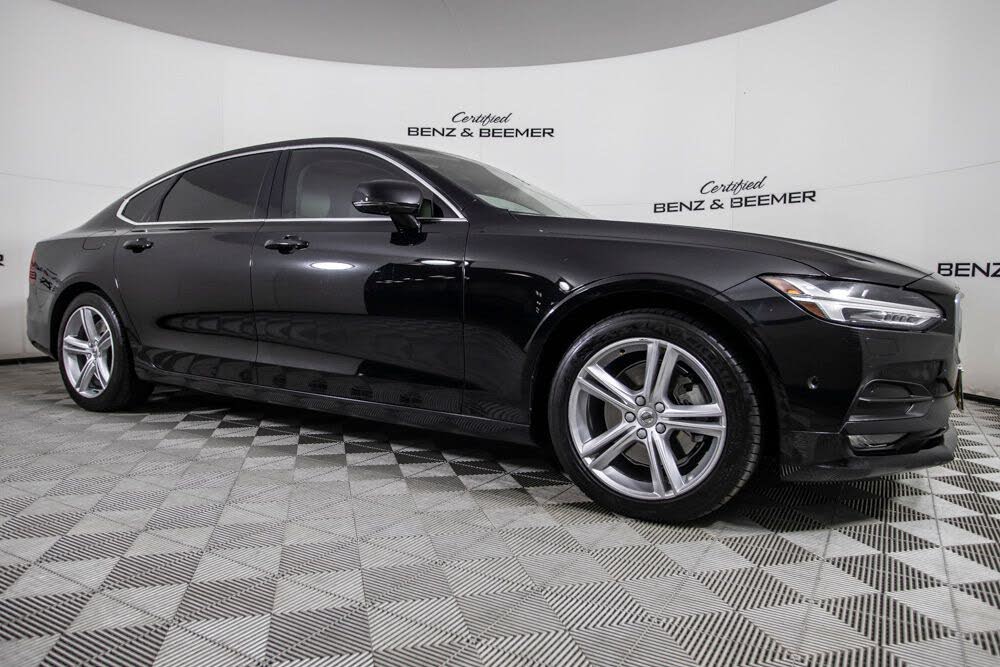 2018 Volvo S90 T5 Momentum AWD
