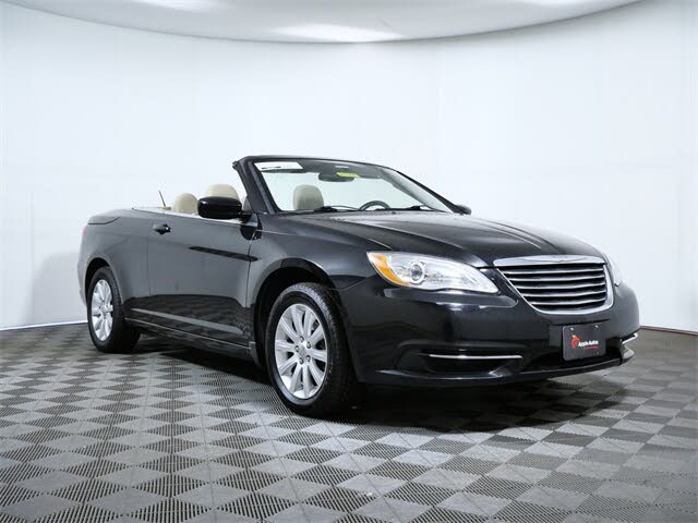 2013 Chrysler 200 Touring Convertible FWD