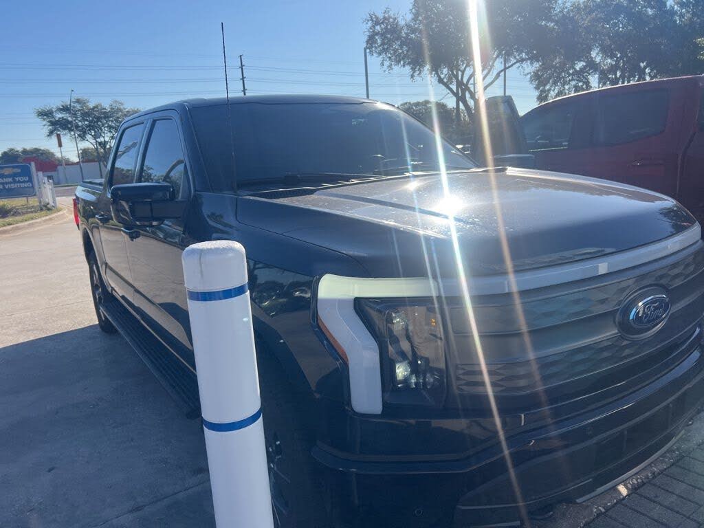 2023 Ford F-150 Lightning Lariat SuperCrew AWD