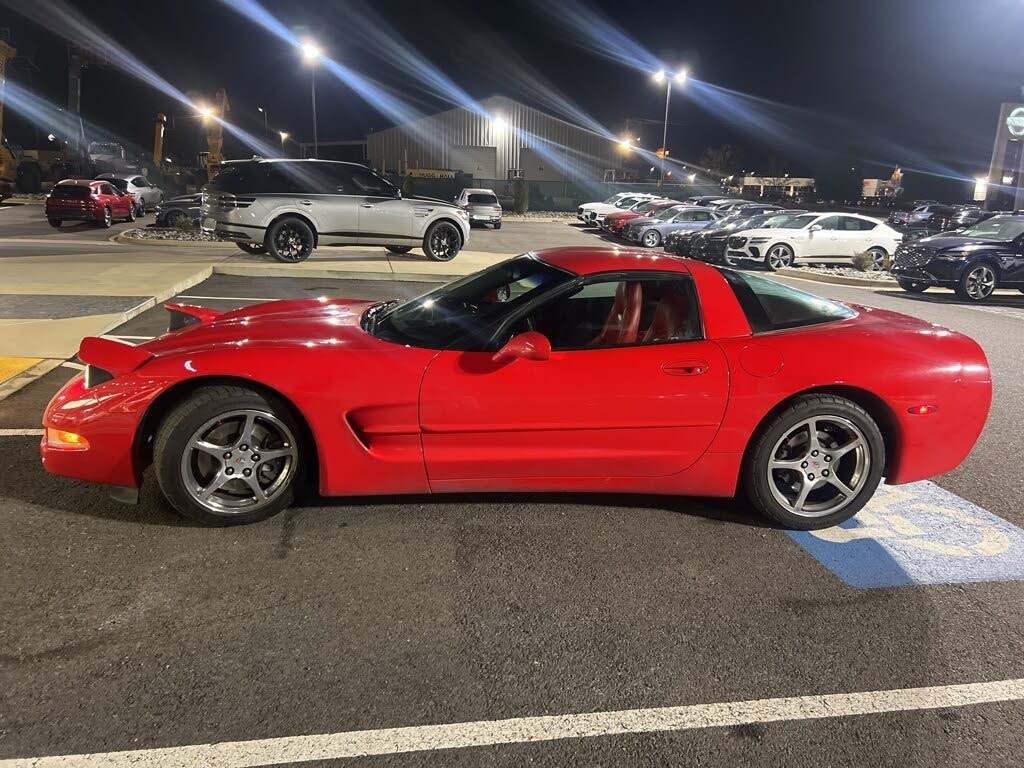 2004 Chevrolet Corvette Coupe RWD