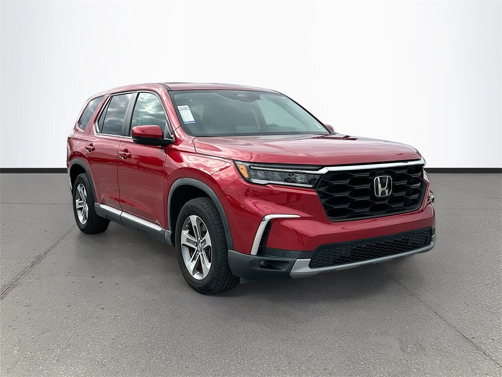 2023 Honda Pilot EX-L AWD with Captains Chairs