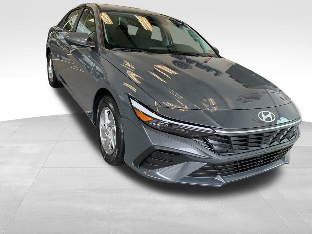 2025 Hyundai Elantra SE FWD