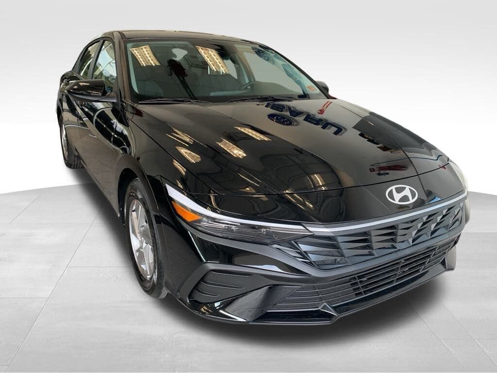 2025 Hyundai Elantra SE FWD