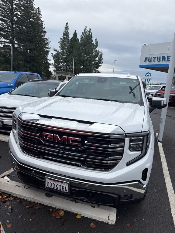 2024 GMC Sierra 1500 SLT Crew Cab 4WD