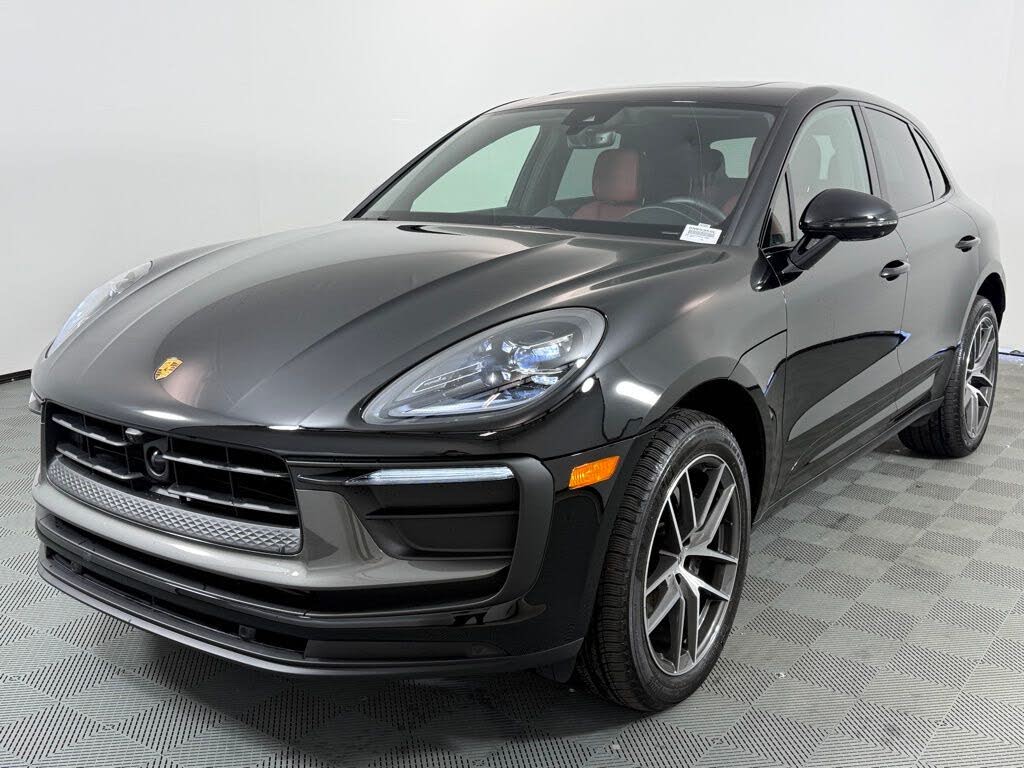 2025 Porsche Macan T AWD