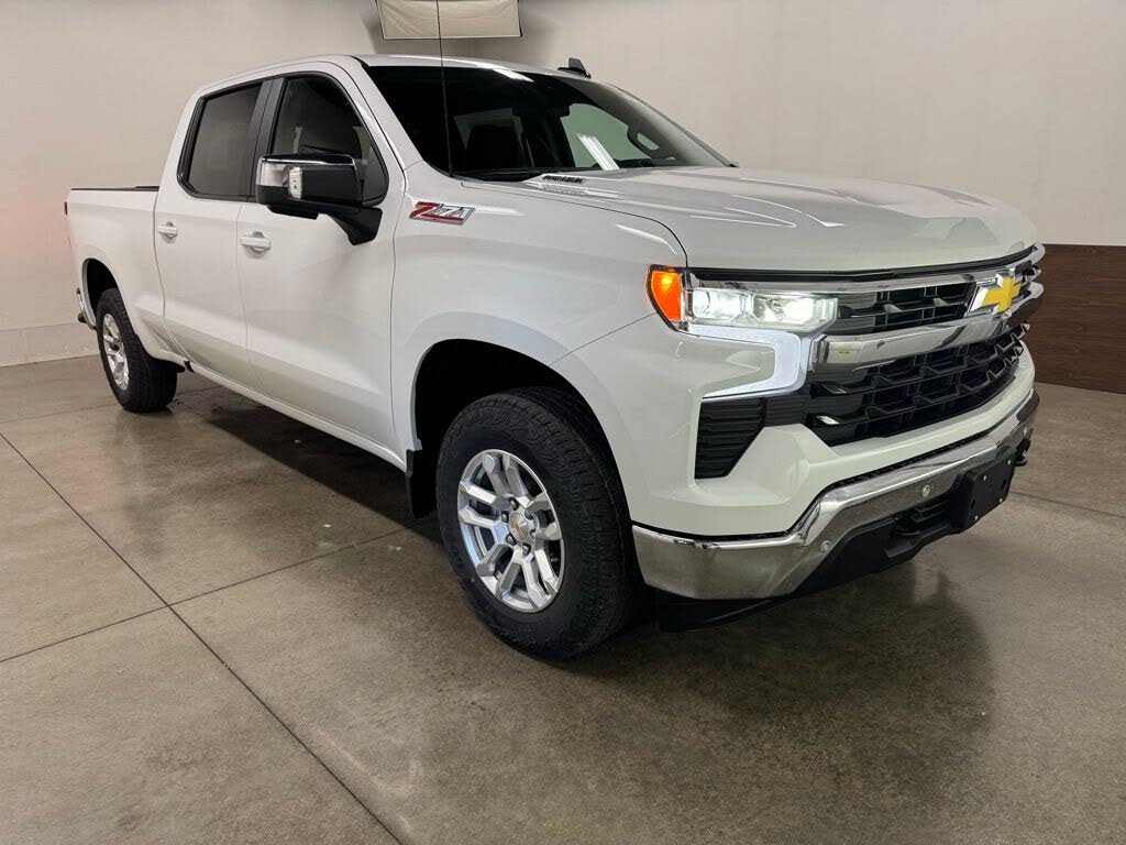 2026 Chevrolet Silverado 1500 LT Crew Cab 4WD