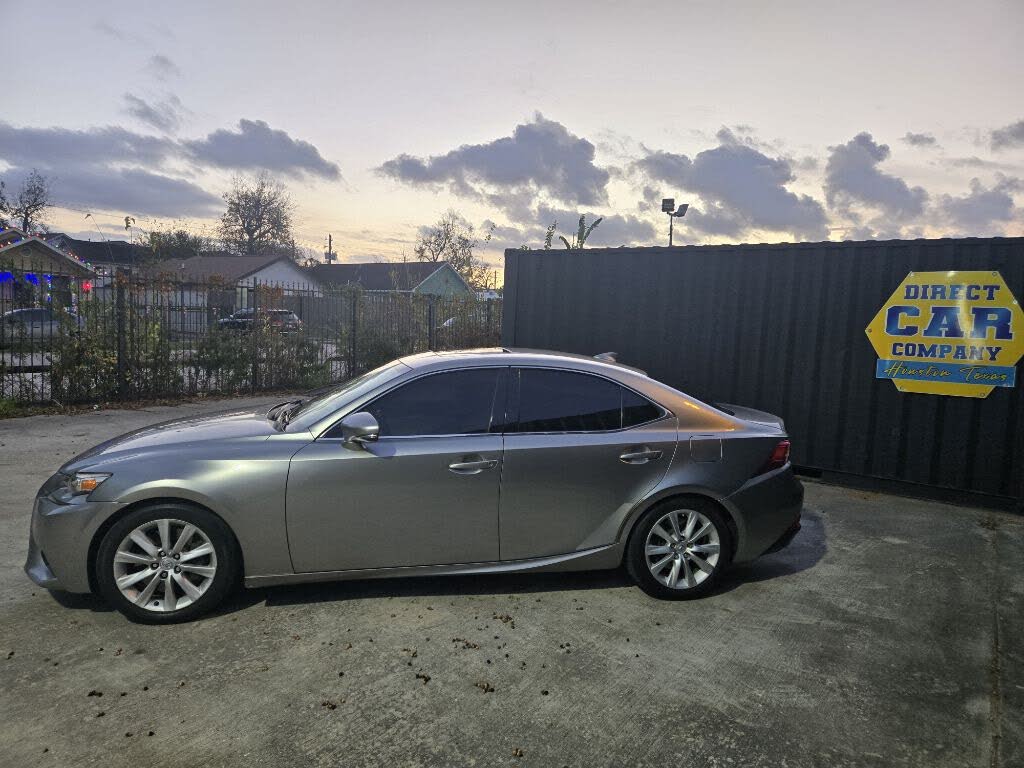 2016 Lexus IS 200t RWD
