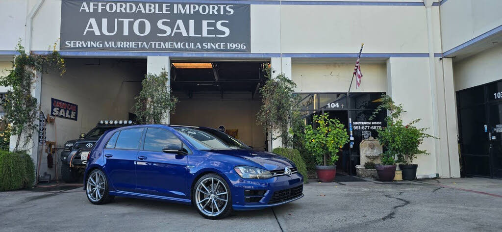 2017 Volkswagen Golf R 4-Door AWD with DCC and Navigation