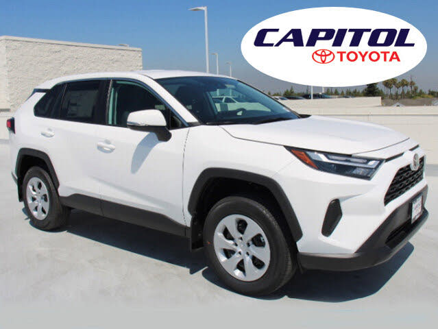 2025 Toyota RAV4 LE FWD