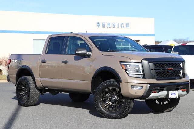 2022 Nissan Titan PRO-4X Crew Cab 4WD
