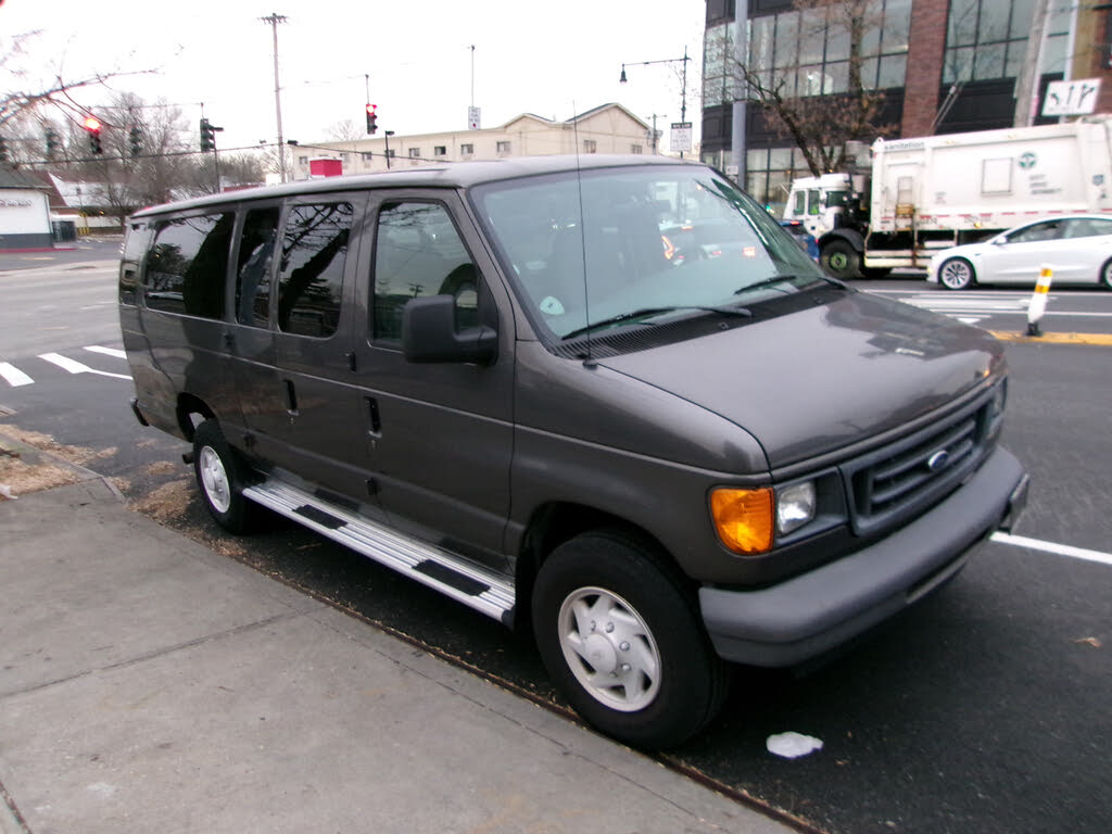 2007 Ford E-Series E-350 Super Duty XL Extended Passenger Van
