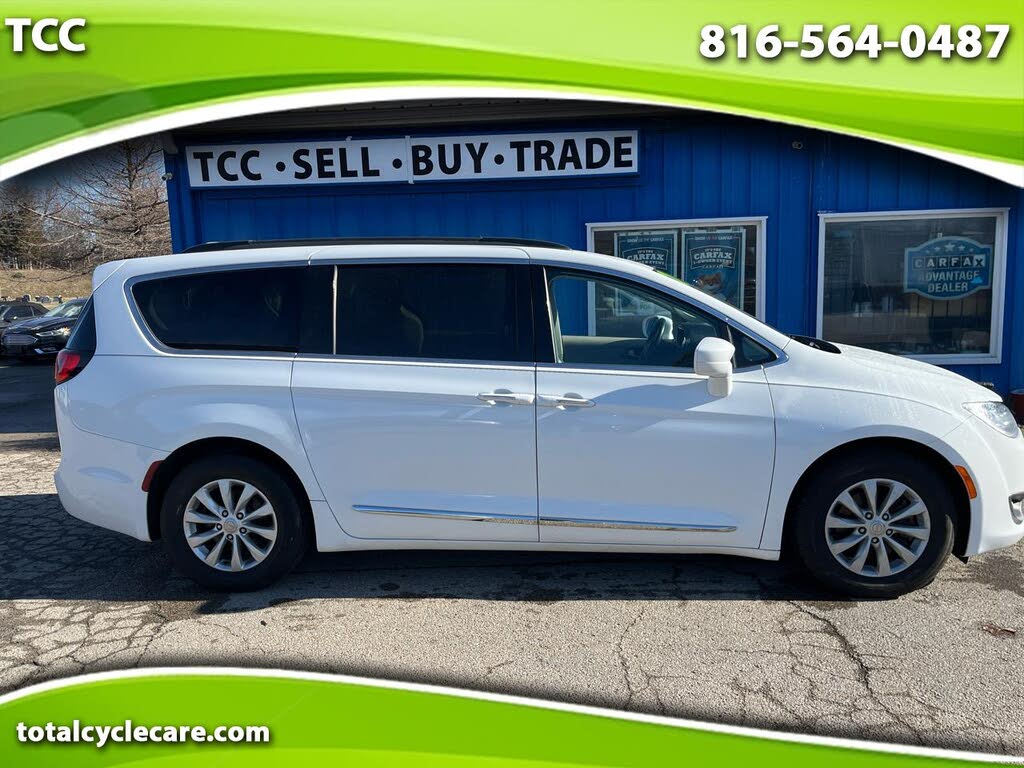 2017 Chrysler Pacifica Touring L FWD