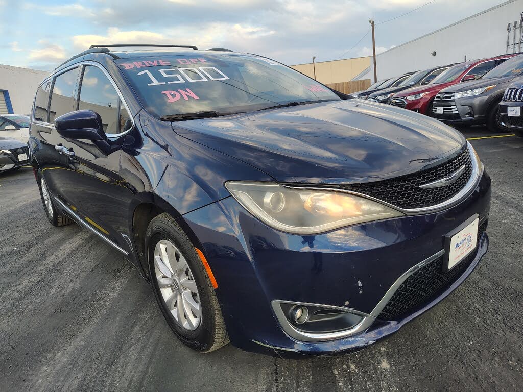 2017 Chrysler Pacifica Touring L FWD