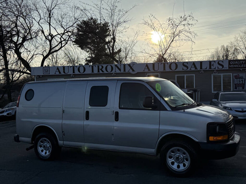 2013 GMC Savana Cargo 1500 RWD