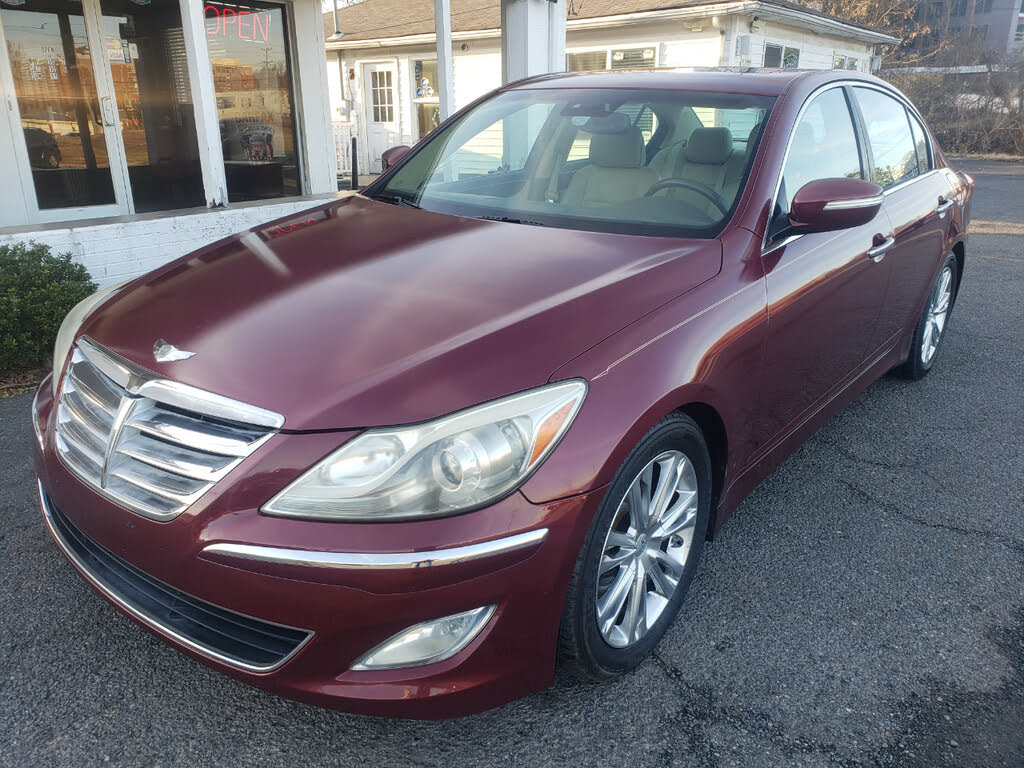 2013 Hyundai Genesis 3.8 RWD