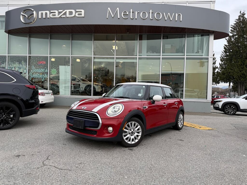 2016 MINI Cooper 4-Door Hatchback FWD