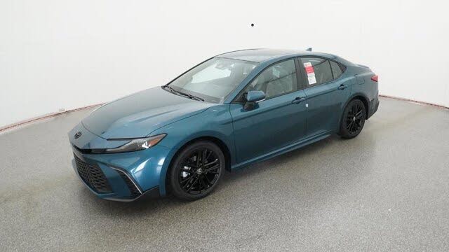 2026 Toyota Camry SE FWD