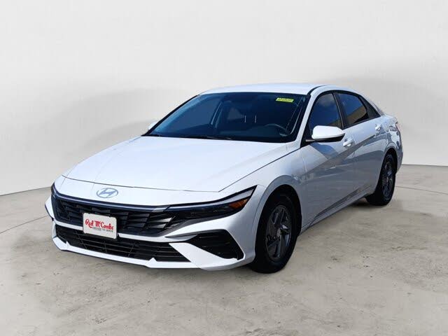 2025 Hyundai Elantra SE FWD