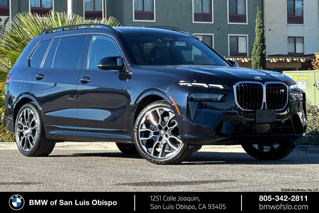 2025 BMW X7 M60i AWD