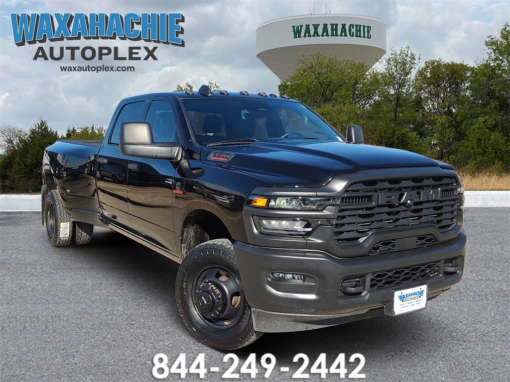 2025 RAM 3500 Tradesman Crew Cab LB DRW 4WD