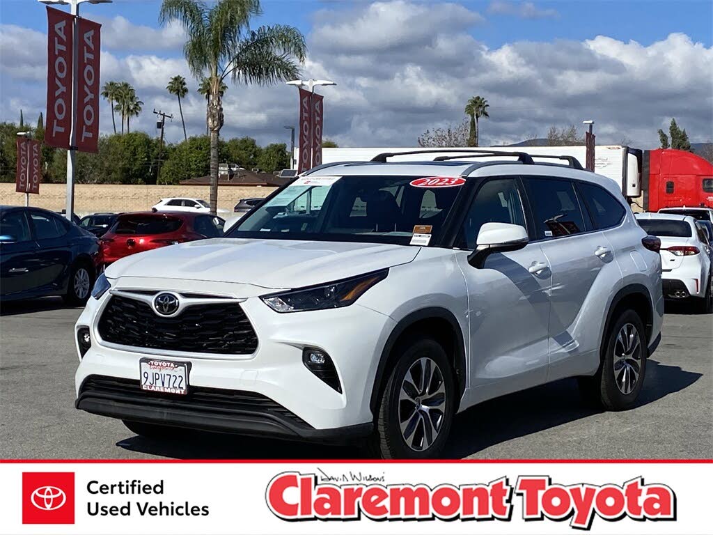 2023 Toyota Highlander XLE FWD