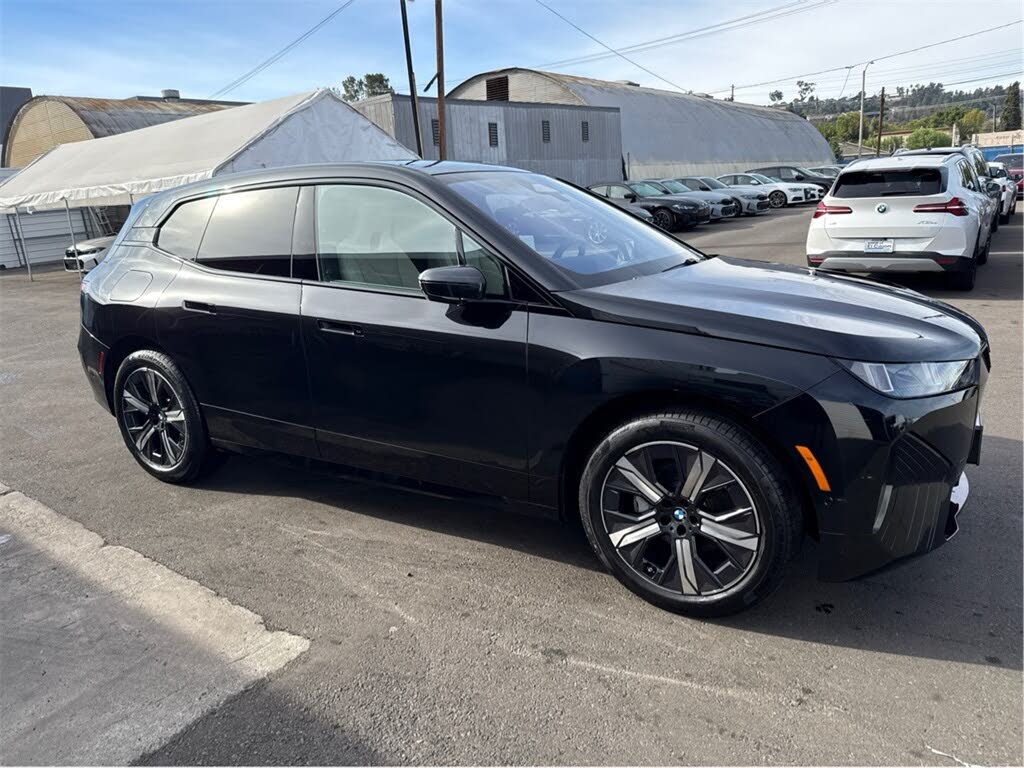 2026 BMW iX xDrive60