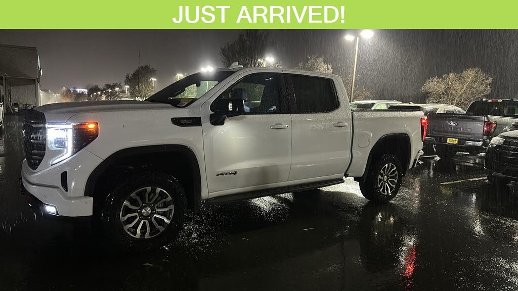 2023 GMC Sierra 1500 AT4 Crew Cab 4WD