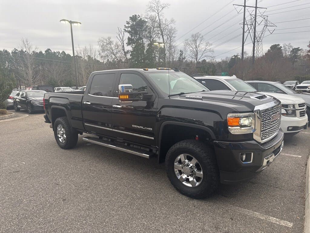2019 GMC Sierra 3500HD Denali Crew Cab LB DRW 4WD