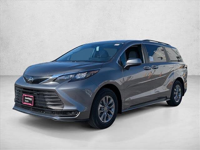 2026 Toyota Sienna LE 8-Passenger FWD