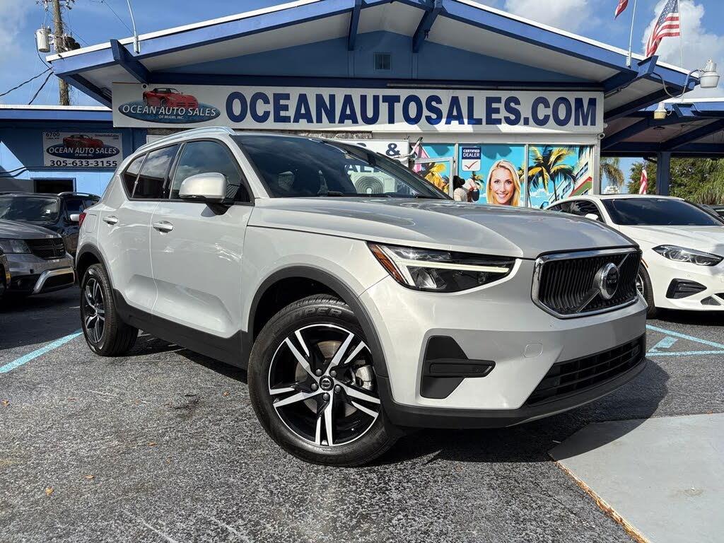 2023 Volvo XC40 B5 Core AWD