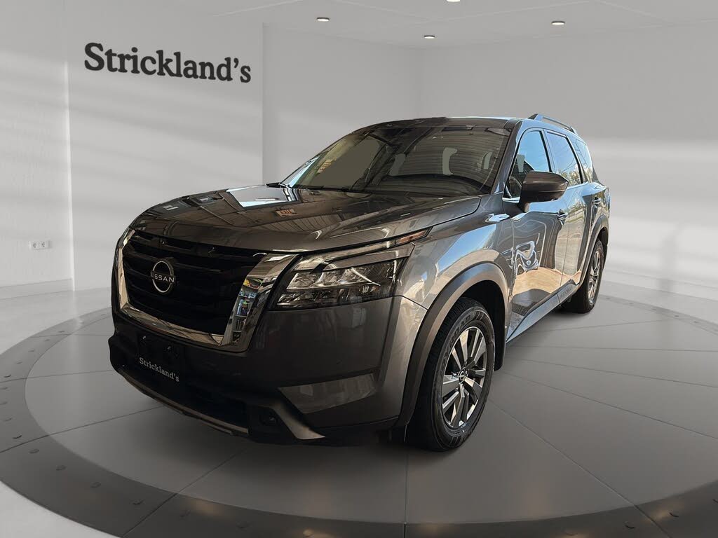 Nissan Pathfinder SV 4WD 2024
