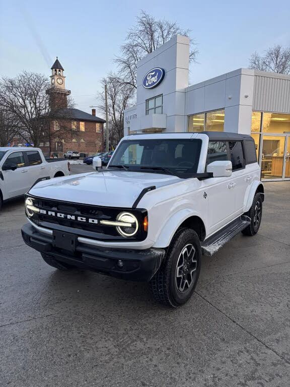 2025 Ford Bronco Outer Banks 4-Door 4WD