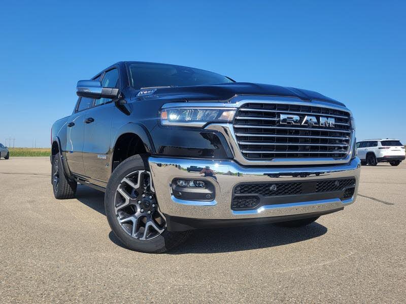 RAM 1500 Laramie Crew Cab 4WD 2026
