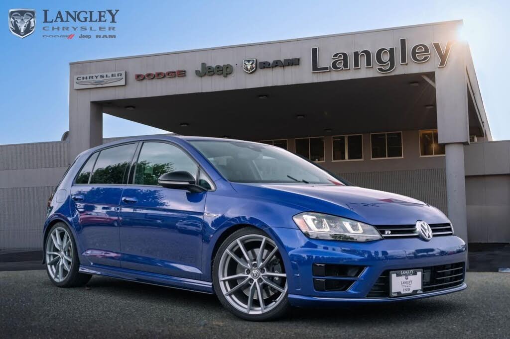 2017 Volkswagen Golf R 4-Door AWD with DCC and Navigation