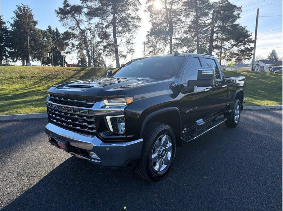 2022 Chevrolet Silverado 3500HD LTZ Crew Cab 4WD