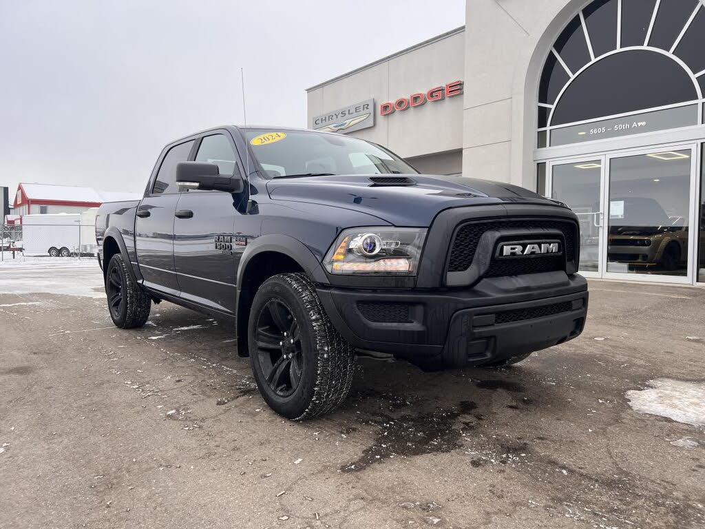 RAM 1500 Classic Warlock Crew Cab 4WD 2024