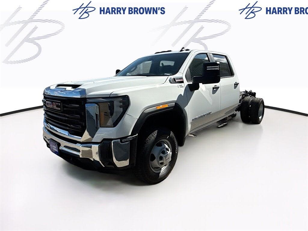 2026 GMC Sierra 3500HD Chassis Pro Crew Cab 4WD