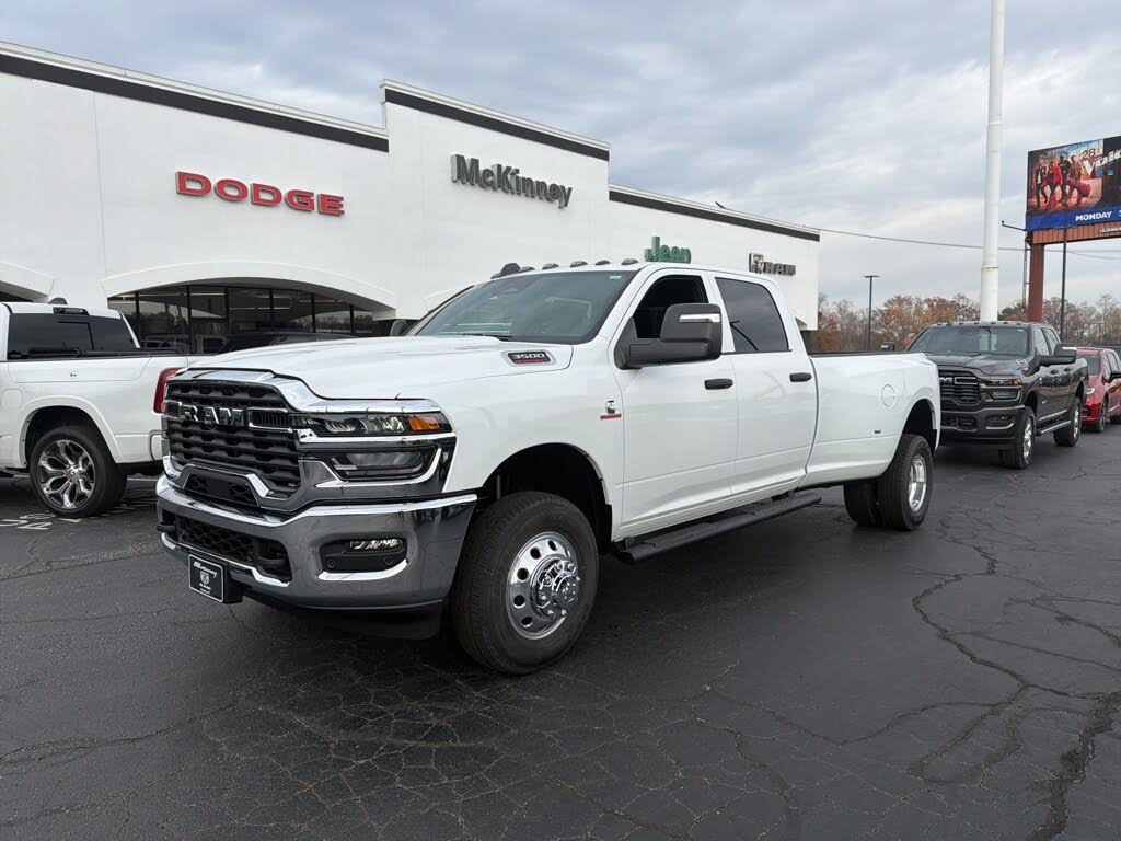 2026 RAM 3500 Tradesman Crew Cab LB DRW 4WD