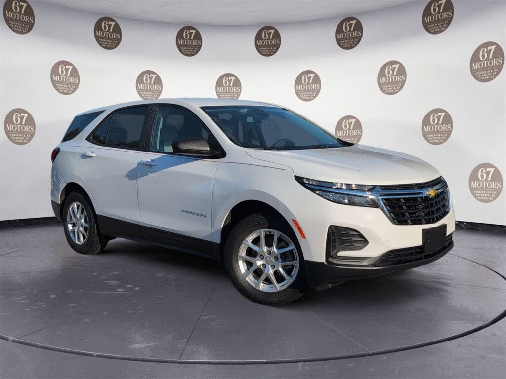 2022 Chevrolet Equinox LS AWD with 1FL