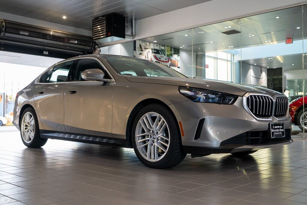 2025 BMW 5 Series 530i xDrive