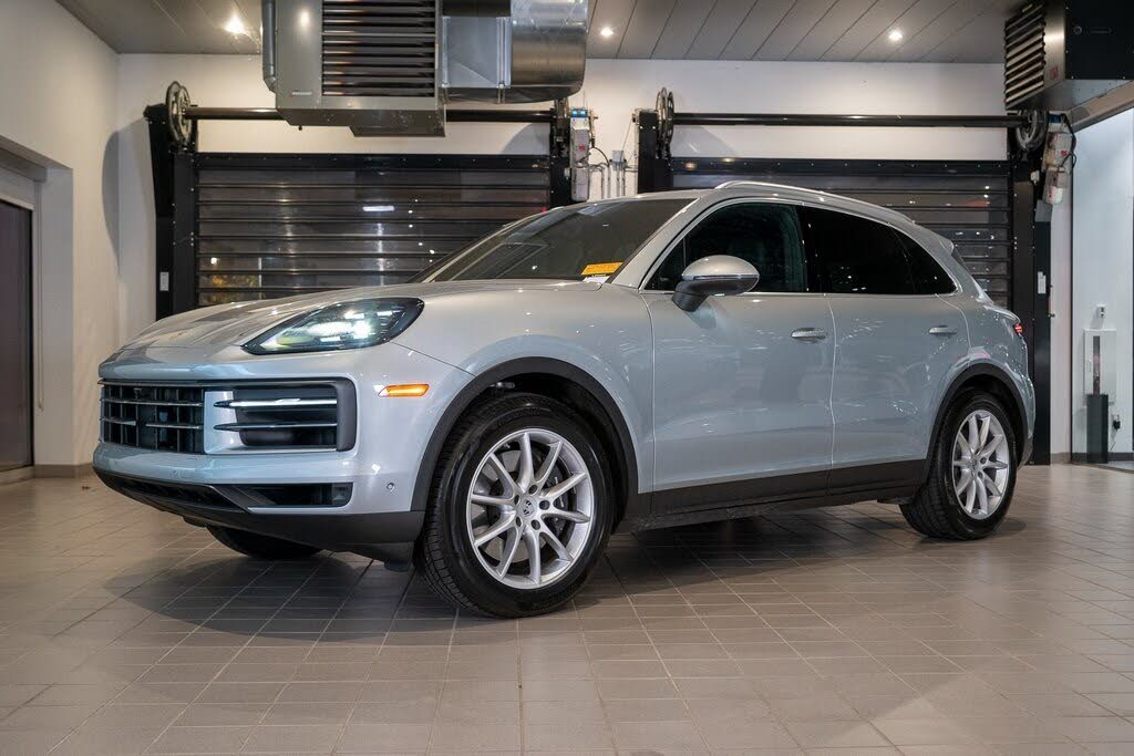 2025 Porsche Cayenne AWD