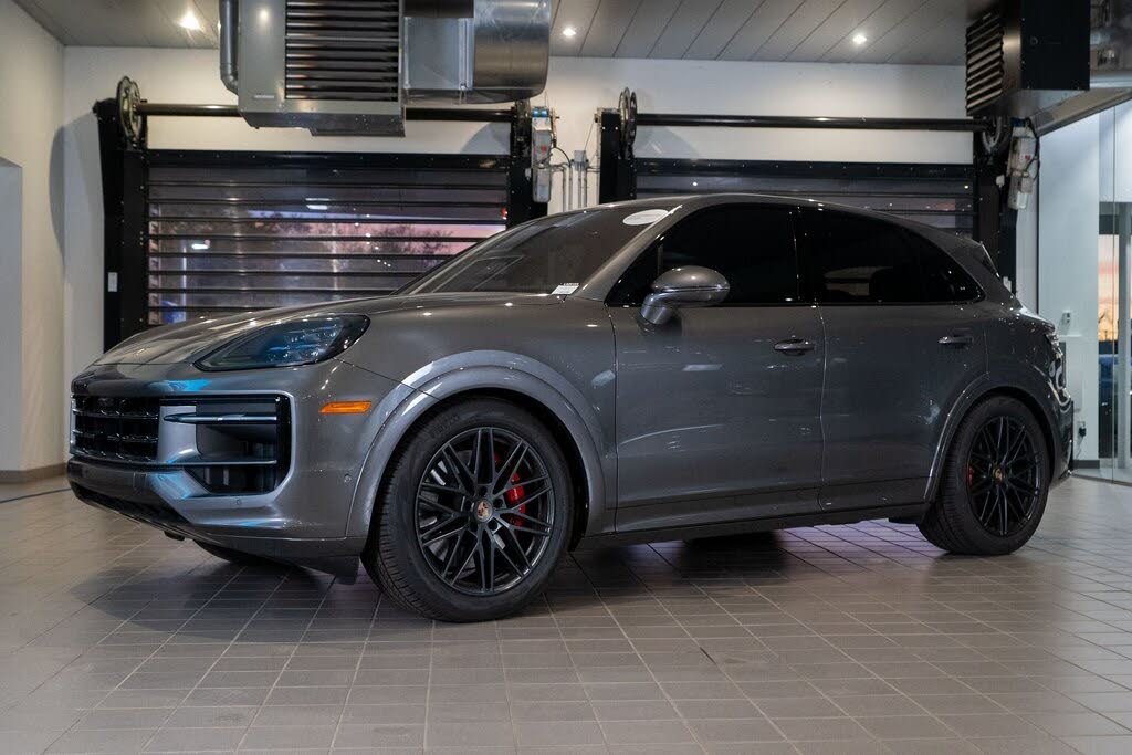 2025 Porsche Cayenne GTS AWD