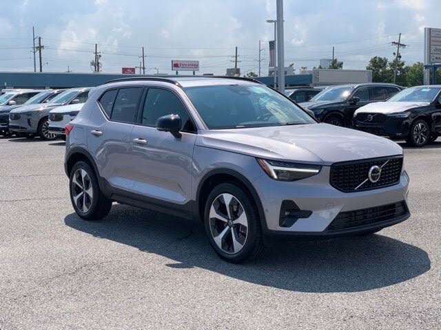 2026 Volvo XC40 B5 Plus AWD