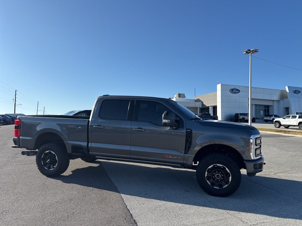 2025 Ford F-250 Super Duty Lariat Crew Cab 4WD