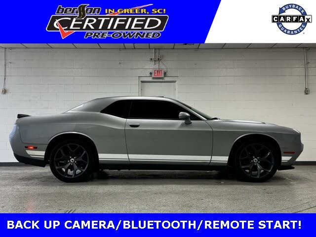 2017 Dodge Challenger SXT RWD