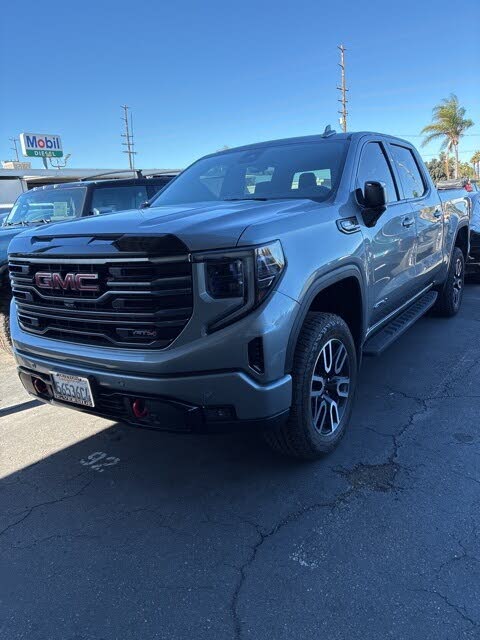 2025 GMC Sierra 1500 AT4 Crew Cab 4WD